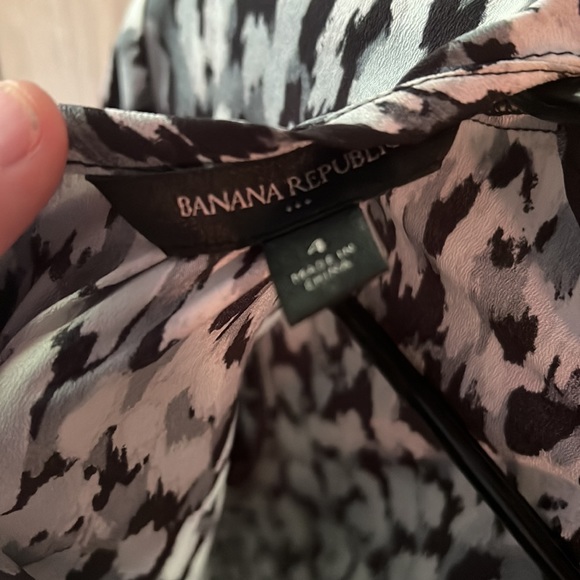 Size 4 - Picture 2 of 2